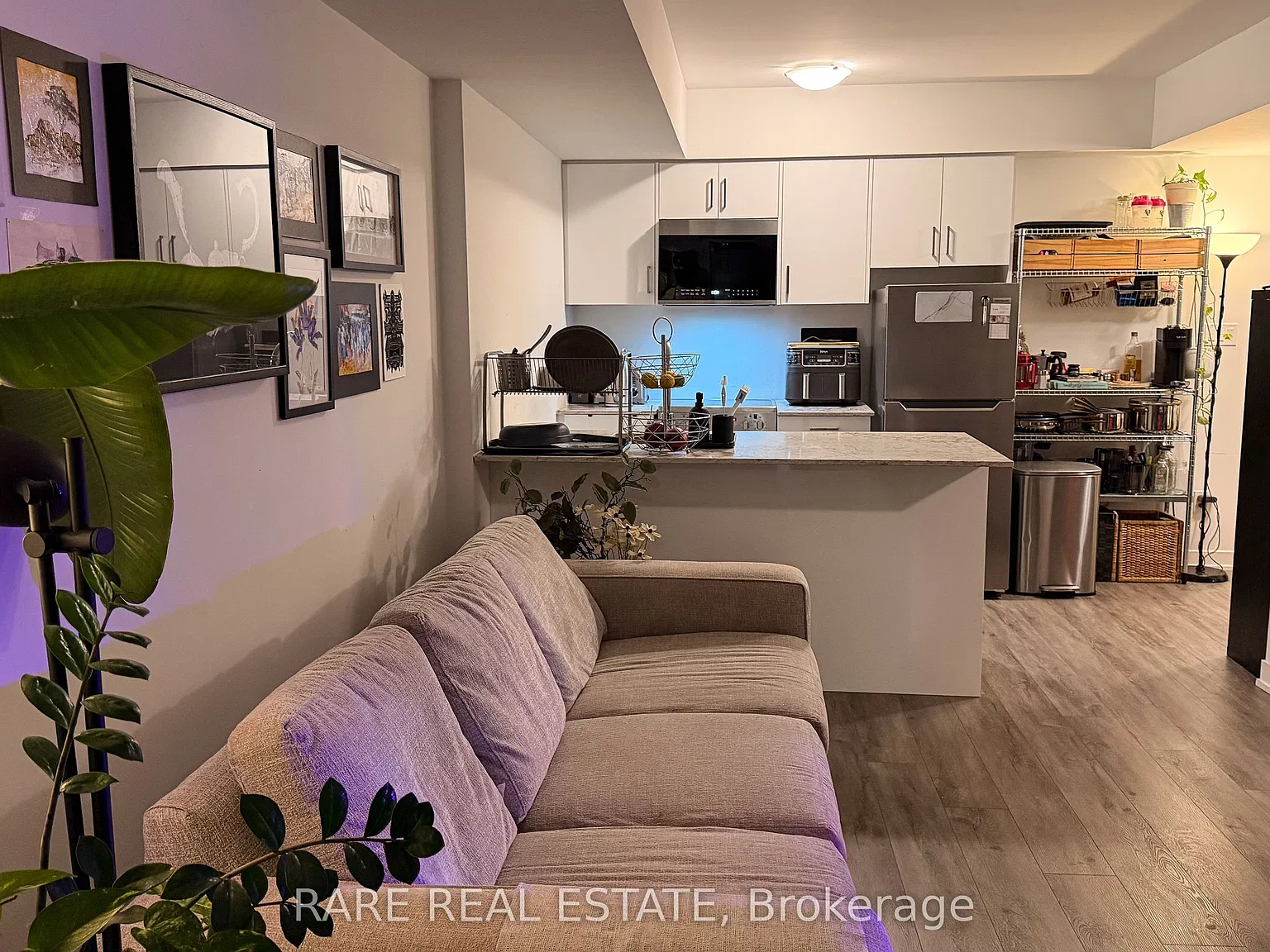 10 Marquette Ave — Photo 1