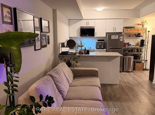 10 Marquette Ave #4, Toronto, ON M6A 1X8