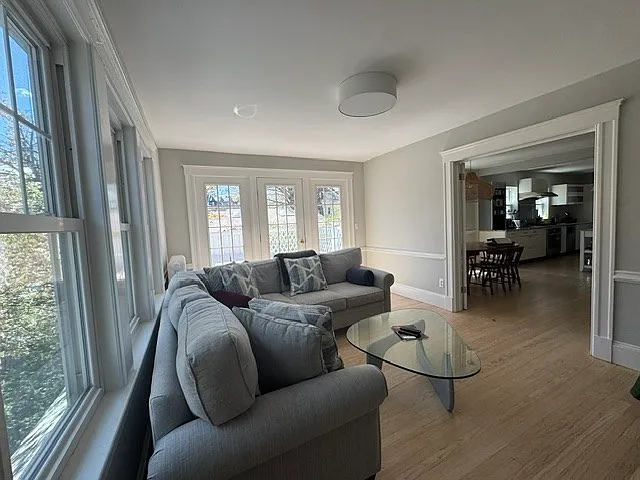 Building Photo - 109 Rockview St #2