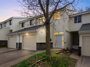 51 29th Avenue Dr SW UNIT 22, Cedar Rapids, IA 52404