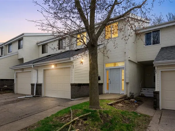 51 29th Avenue Dr SW Unit 22, Cedar Rapids, IA 52404