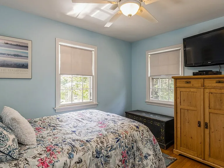 24 N Harbor Dr — Photo 9