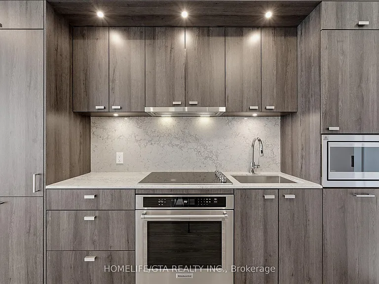 858 Dupont St #802 — Photo 3