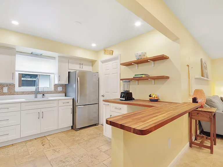 721 N Lakeside Dr — Photo 14