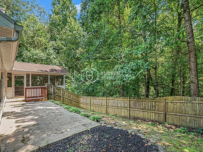 2369 Heatherton Ct — Photo 17