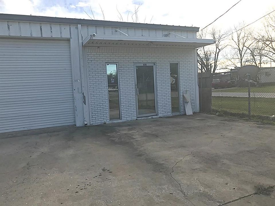 1st image of 836 Hodgkins St