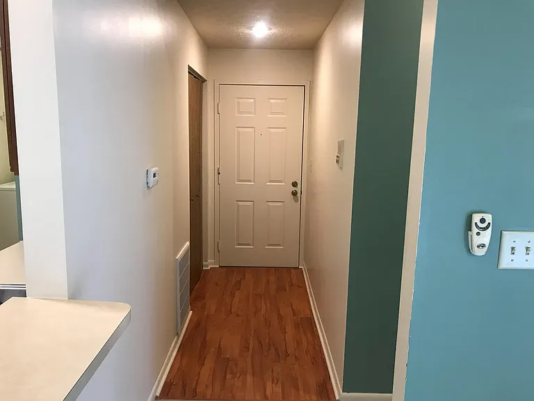 1420 Lake Pointe Way #8 — Photo 6