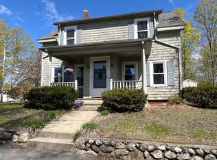 27 Mount Vernon St, Reading, MA 01867
