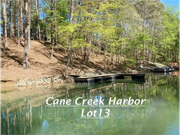 203 Harbor View Ln, Seneca, SC 29672