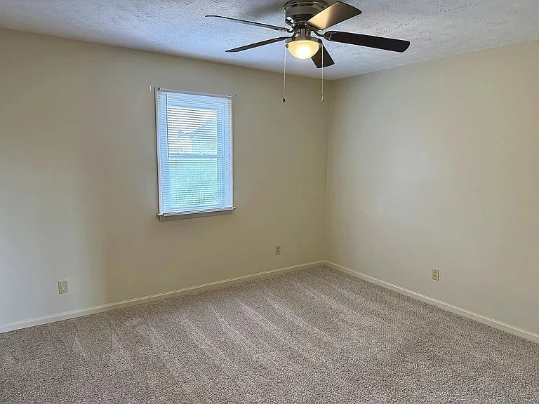 102 Northwood Rd #2 — Photo 8