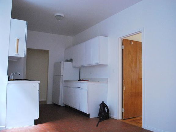 3rd image of 211 W 108th St APT 3