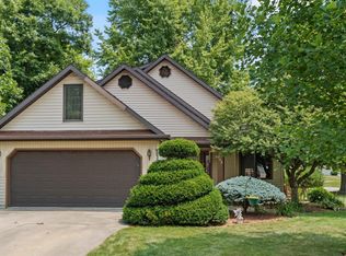 900 Ontario Ln, Auburn, IN 46706