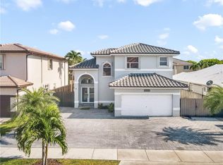 15865 SW 66th Ter, Miami, FL 33193