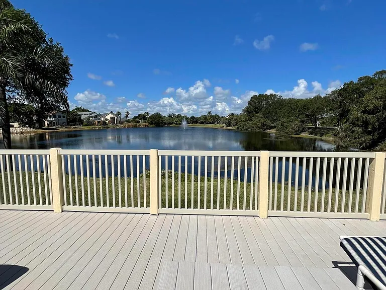 613 Manatee Dr — Photo 34