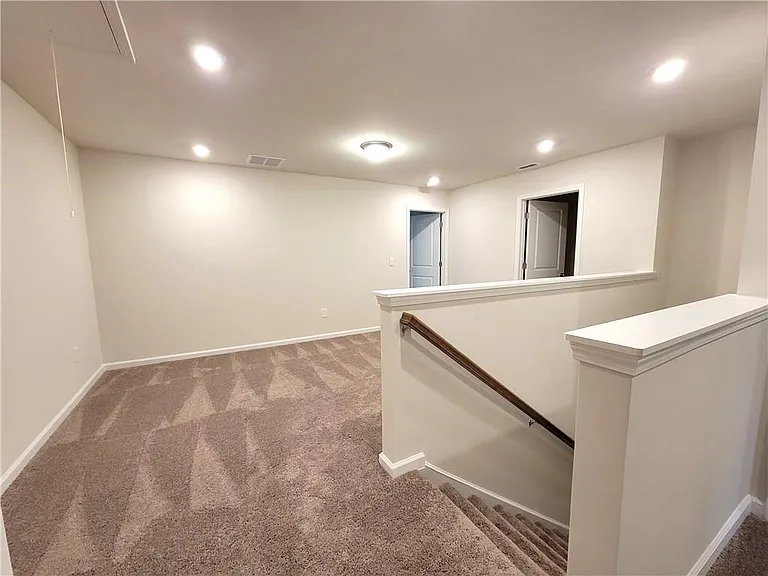 614 Easton Way — Photo 11