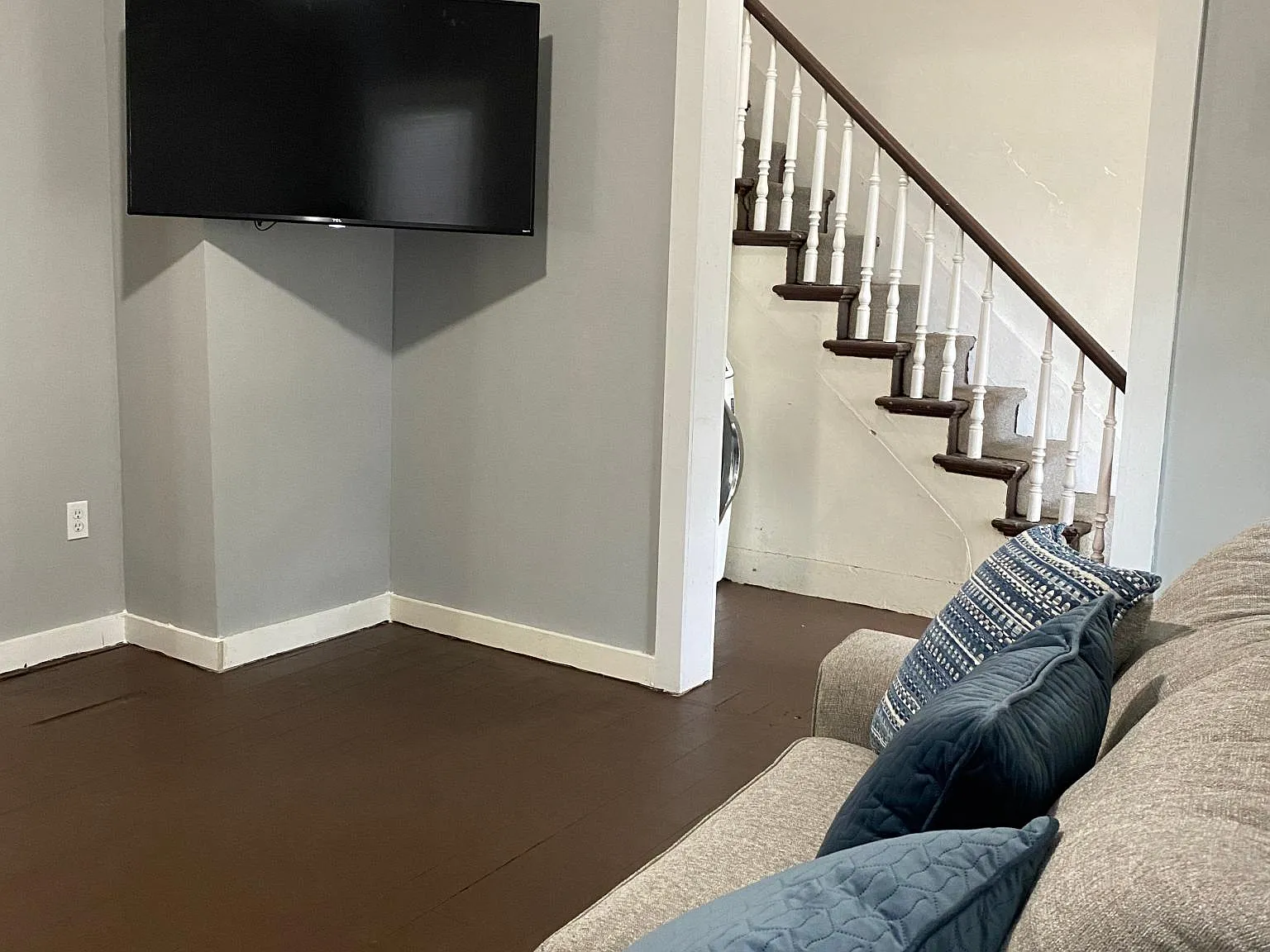 5 bed, 2200 sqft, $3,625 — Photo 4