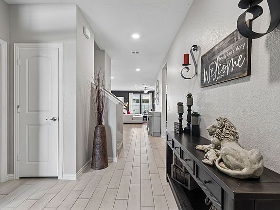 2nd image of 2428 Mockingbird Ct