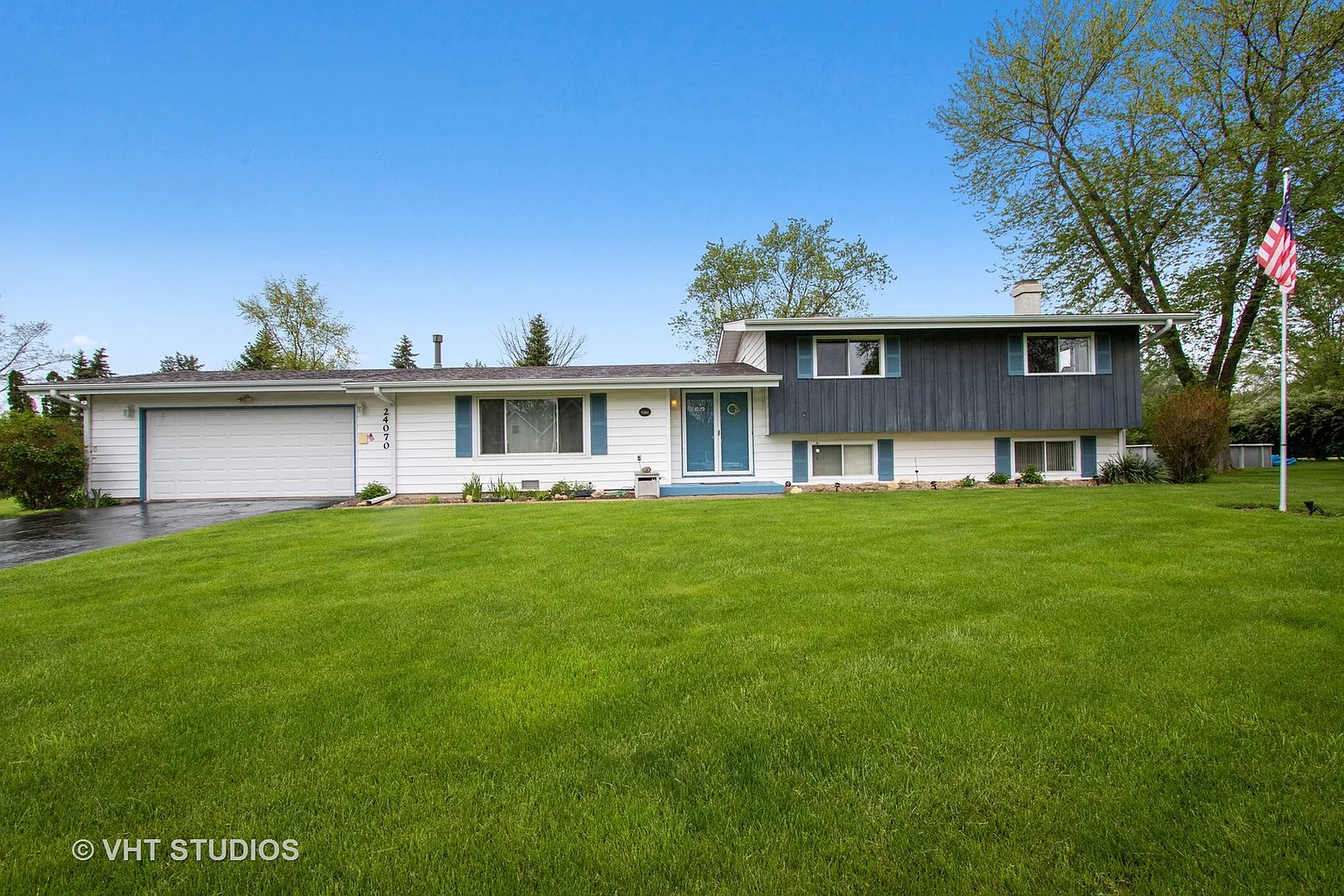 24070 W Rose Ave photo 1