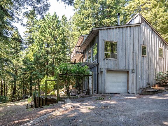 4th image of 46401 Redwood Way