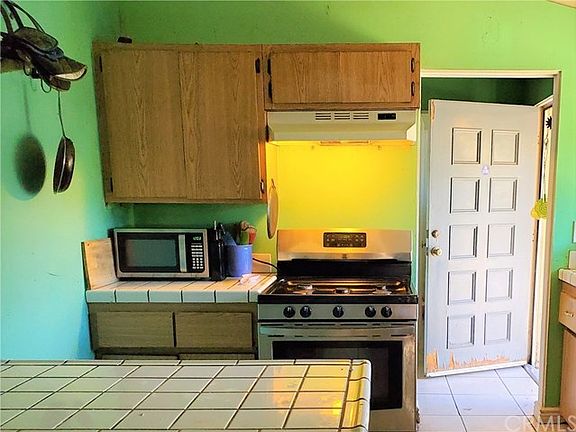 4th image of 2557 Leebe Ave