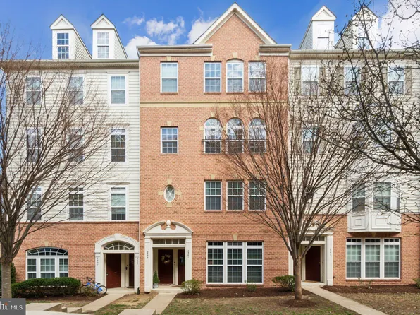 2541 Eastbourne Dr #256, Woodbridge, VA 22191