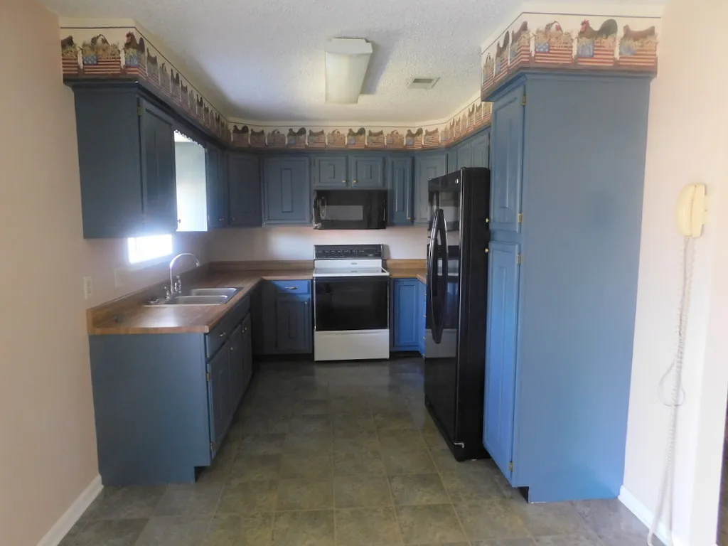 3 bed, 1350 sqft, $1,800 — Photo 4