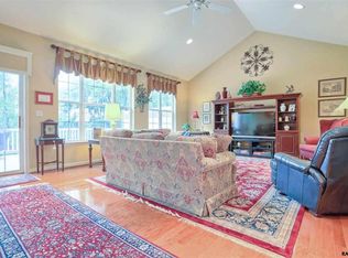 1240 Winding Oak Dr, York, PA