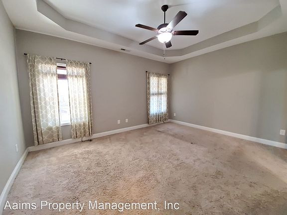 5th image of 604 Royal Birkdale Dr