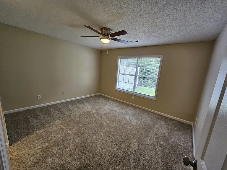 1802 Barberry Dr — Photo 18