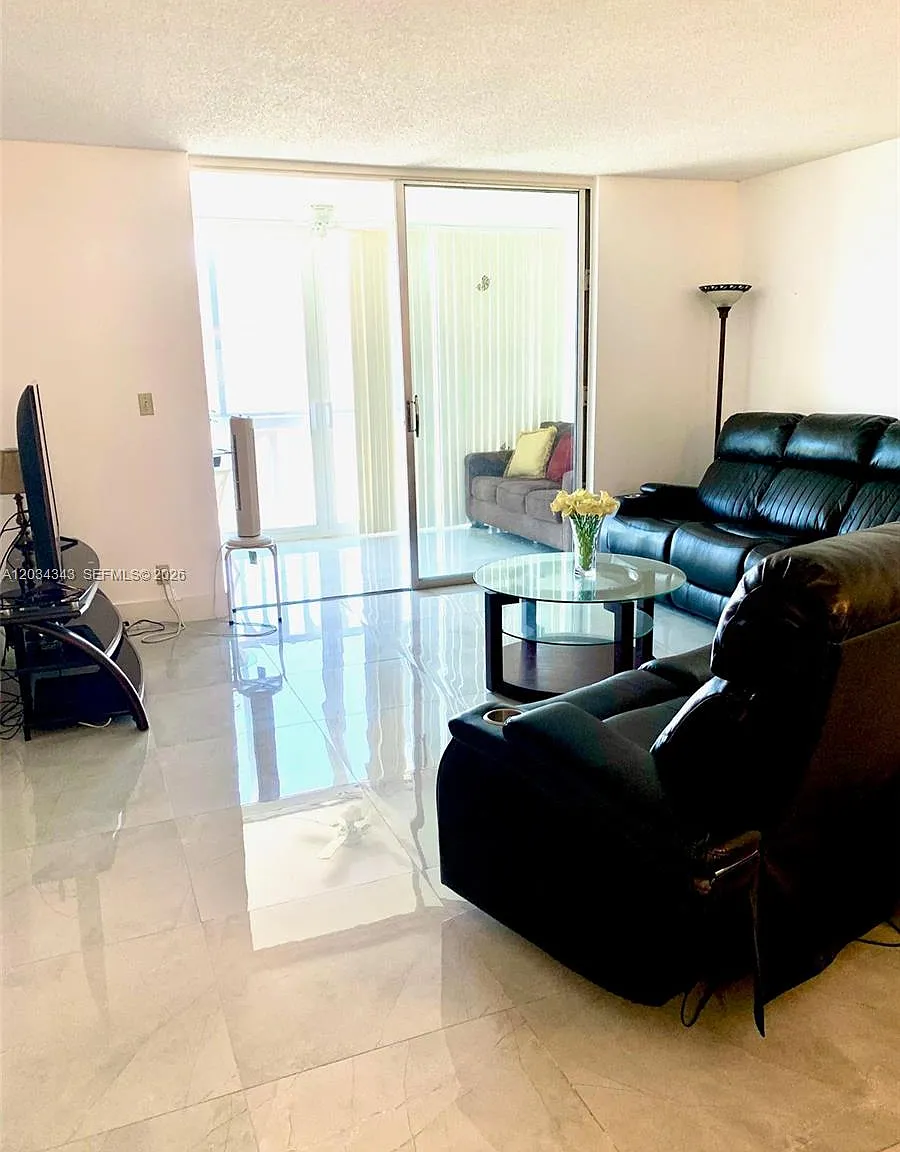 Meadowbrook Condo Apts Bl — Photo 4