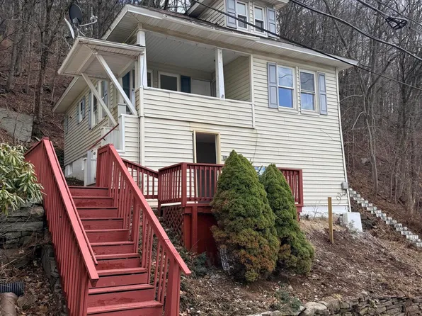 139 Cliff St, Honesdale, PA 18431