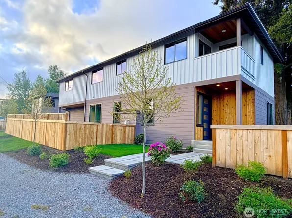 10202 44th Avenue SW, Seattle, WA 98146