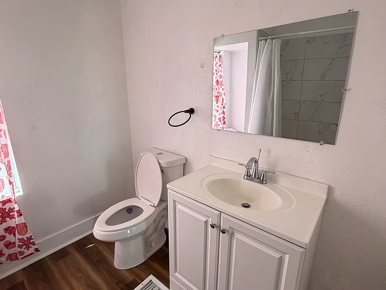 1125 Amanda St #2 — Photo 5