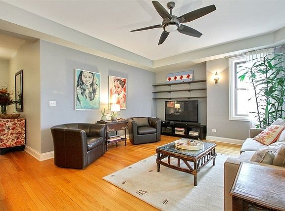 3rd image of 2651 W Greenleaf Ave APT 2W