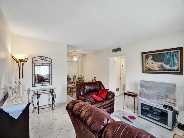 412 S Cypress Road #202, Pompano Beach, FL 33060
