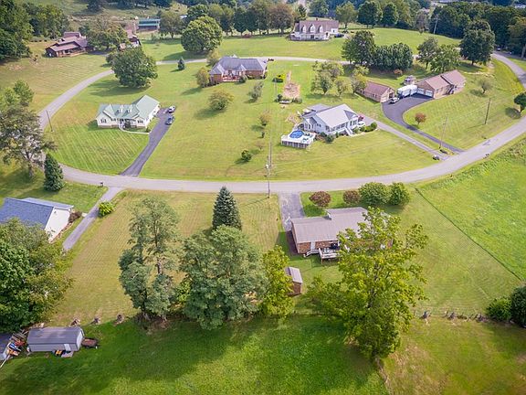 5th image of 16 Yates Estates Cir