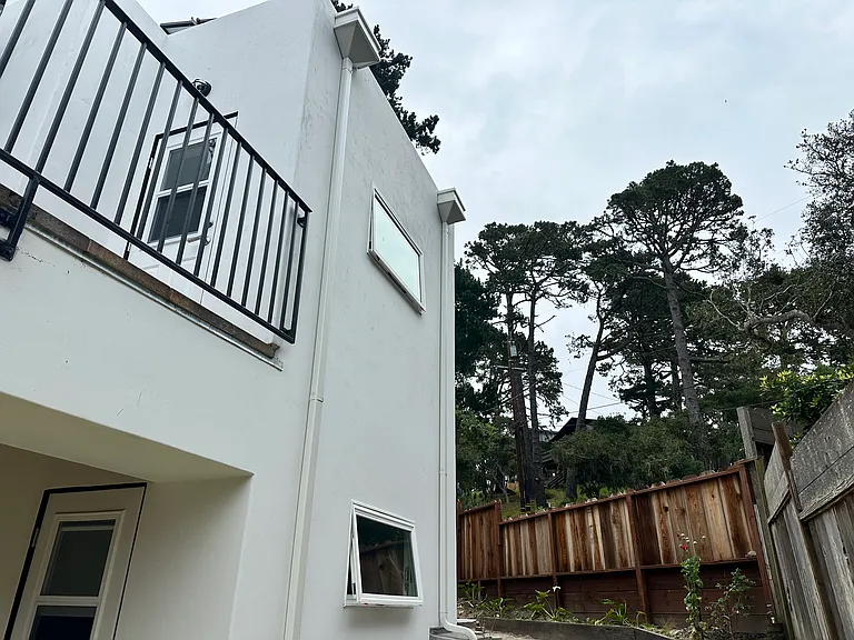 1010 Hillside Ave — Photo 5