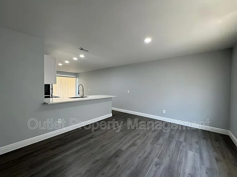 2 bed, 2.0 bath, 1130 sqft, $1,535 — Photo 2