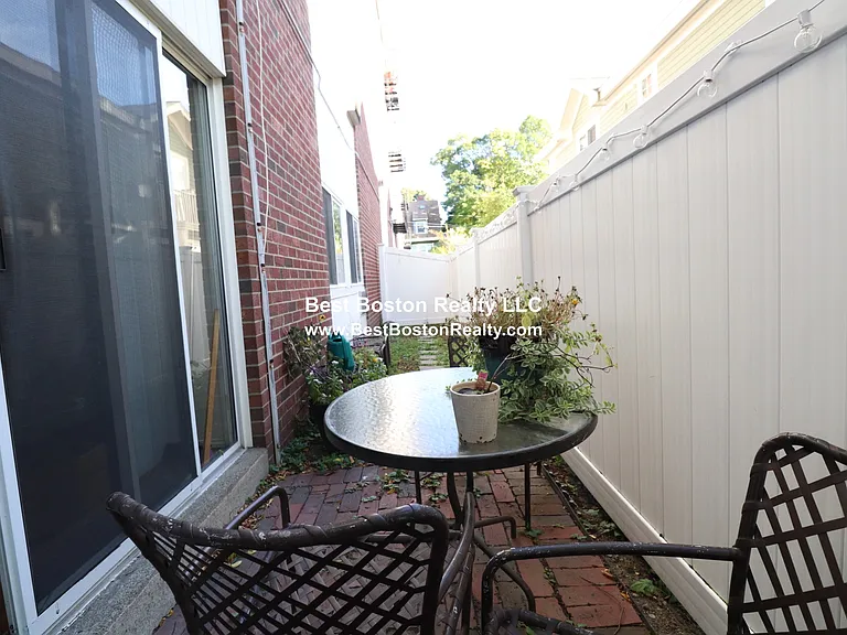 50 Craigie St #5 — Photo 17