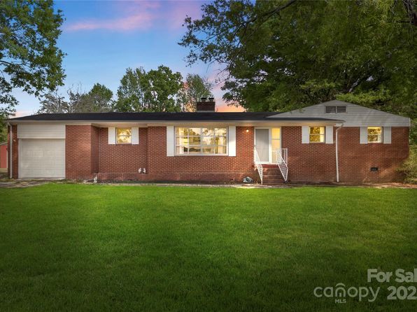 1099 S Potter Rd, Lancaster, SC 29720