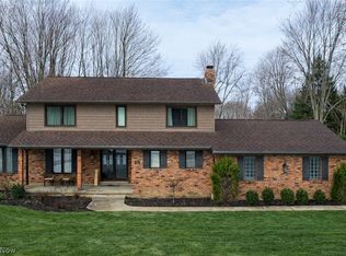 424 Locklie Dr, Highland Heights, OH