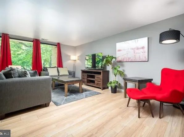 3306 Huntley Square Dr #T, Temple Hills, MD 20748