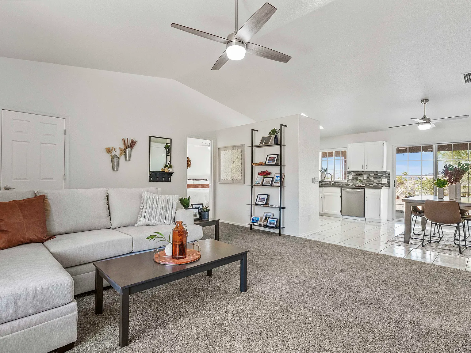 3 bed, 1312 sqft, $2,385 — Photo 2