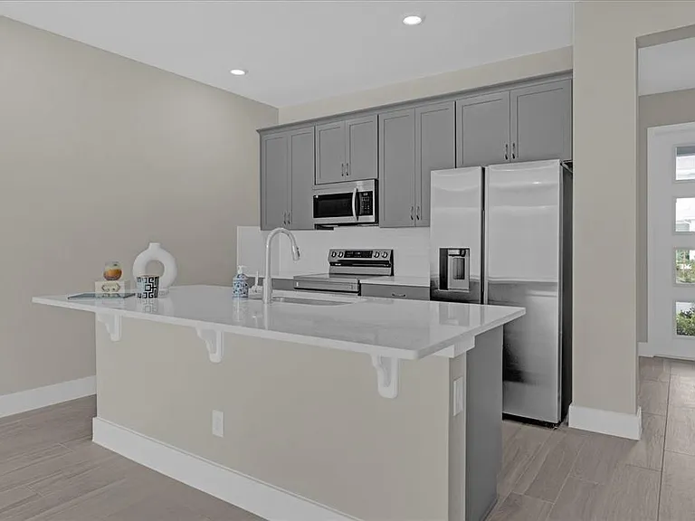 7838 Spectrum Dr — Photo 8