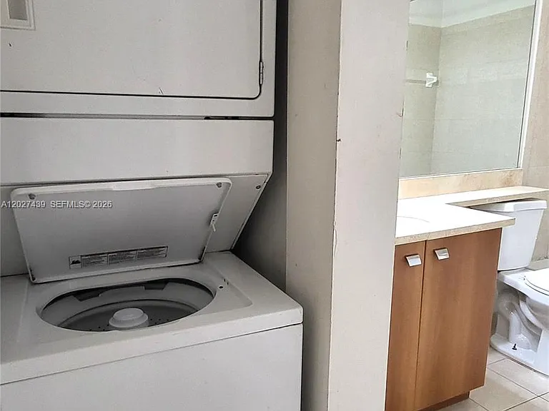1011 Crystal Way #N — Photo 8