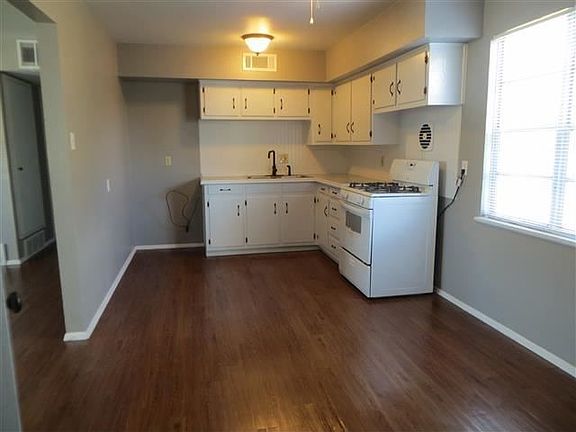 5th image of 835 W Manana Blvd