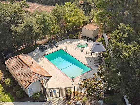 2nd image of 29723 Strawberry Hill Dr