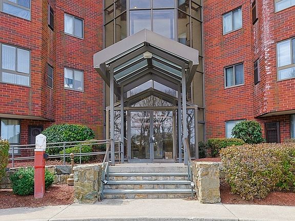 3rd image of 200 Burkhall St Unit 408