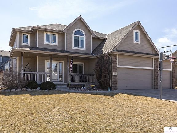 3rd image of 1005 Clearwater Dr