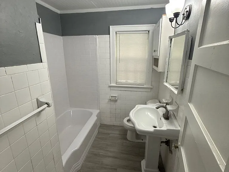 3615 Powell Ave — Photo 4